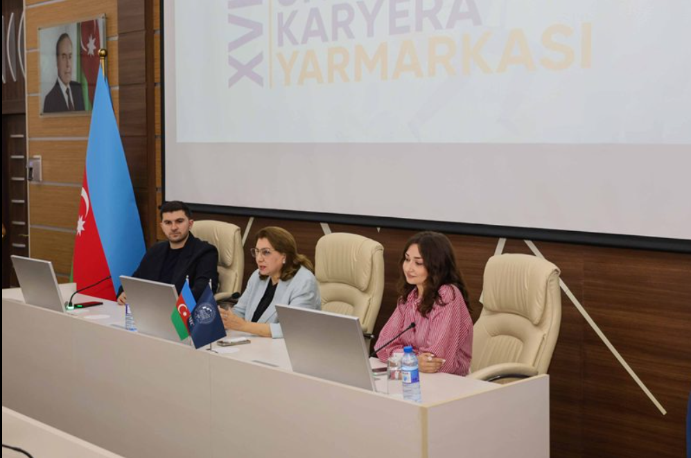 “XVII UNEC Karyera və Əmək Yarmarkası”nın könüllüləri mükafatlandırılıb-FOTOLAR