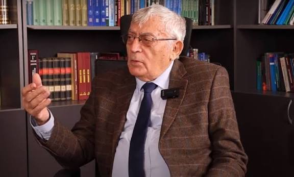 Müasir dövrdə uşağ və gənclərdə mütaliəyə, kitaba maraq oyatmaq və onlara ədəbiyyatı sevdirmək üçün nələr edilməlidir?