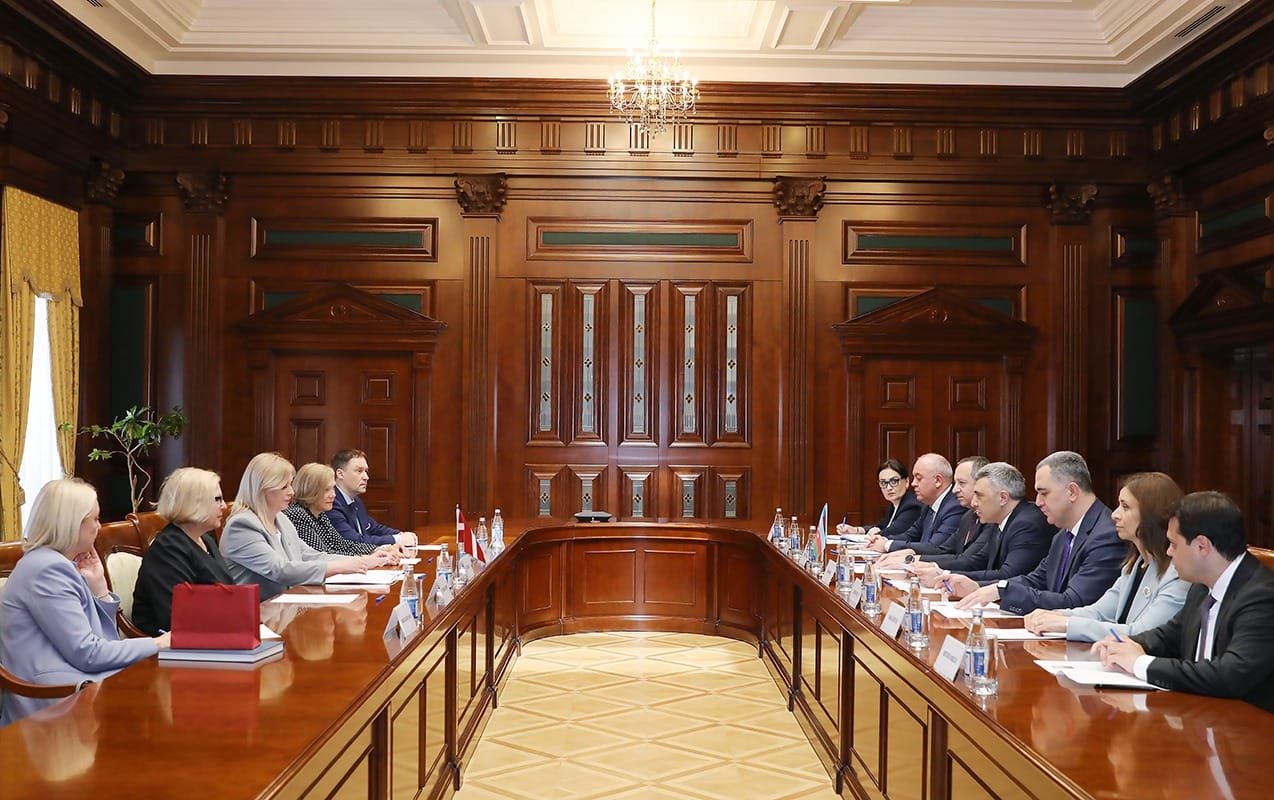 Ali Məhkəmədə Latviya Konstitusiya Məhkəməsinin sədri ilə görüş keçirildi