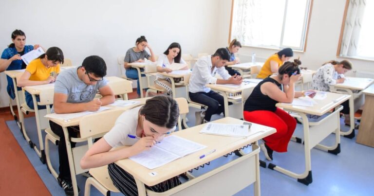 Bu gün keçirilən imtahanlarda 12 nəfərdə telefon aşkarlanıb və imtahandan kənarlaşdırılıb