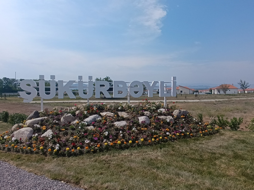 Növbəti köç karvanı Şükürbəyli kəndinə çatıb
