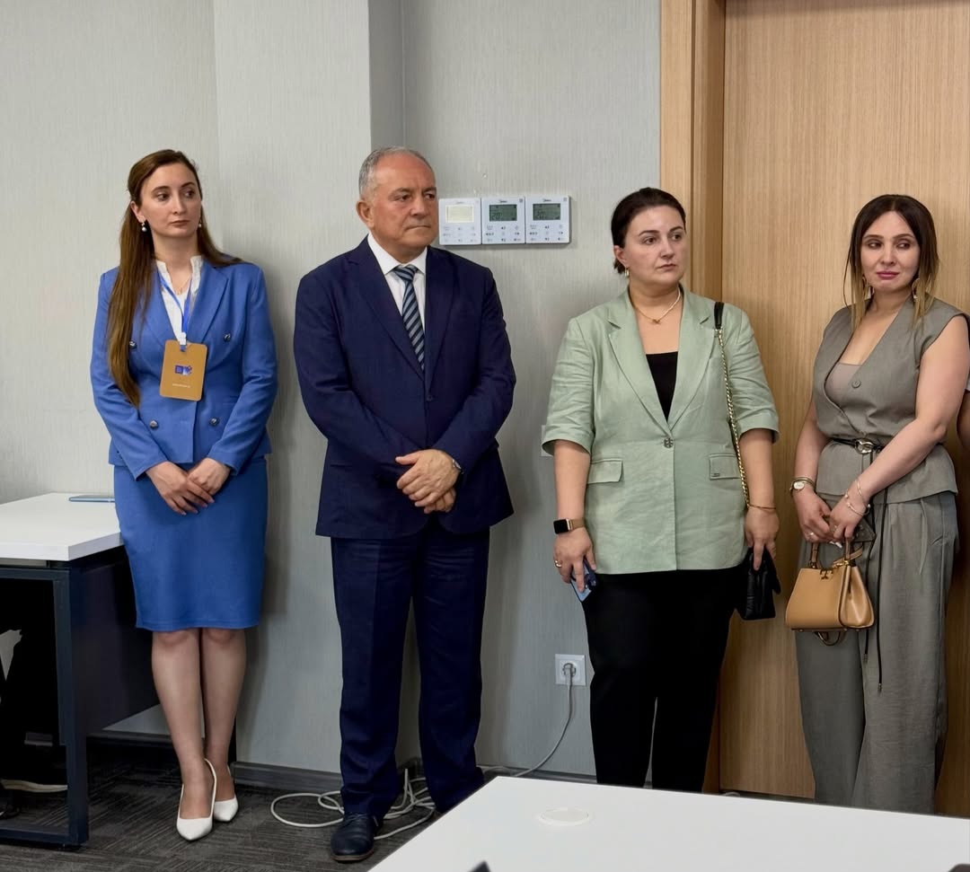 AzTU rektoru ali təhsil müəssisələrinin sərgisində iştirak edib - FOTOLAR
