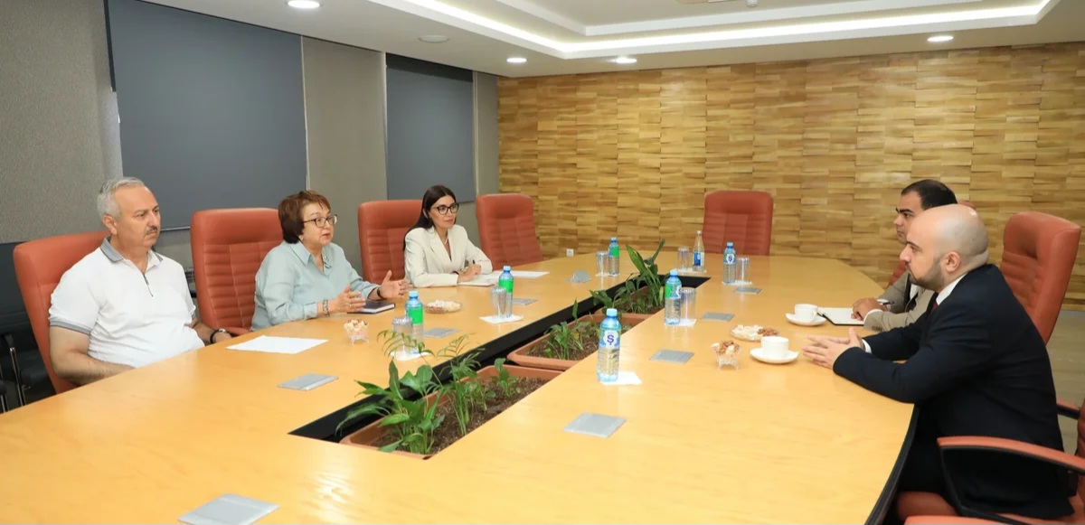 Məleykə Abbaszadə V "Yüksəliş" müsabiqəsinin qalibləri ilə növbəti görüş keçirib - FOTOLAR