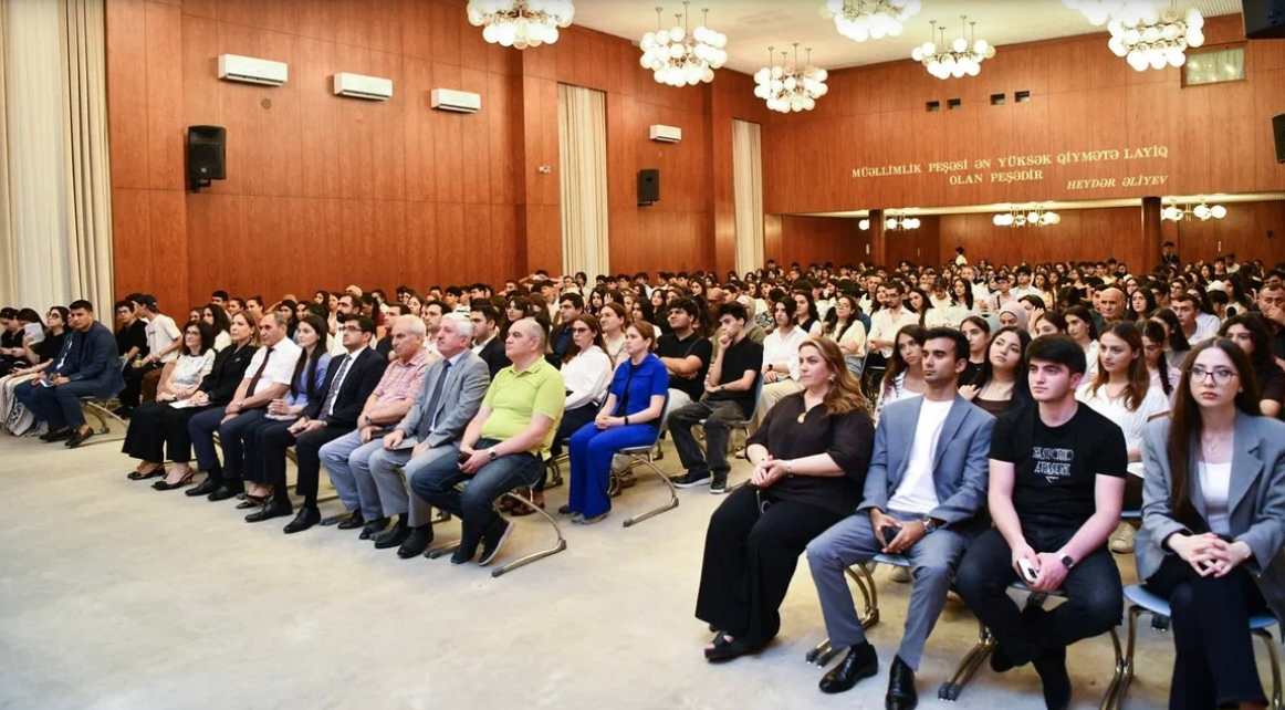 ADNSU-da abituriyentlər üçün “Açıq Qapı Günü” keçirilib