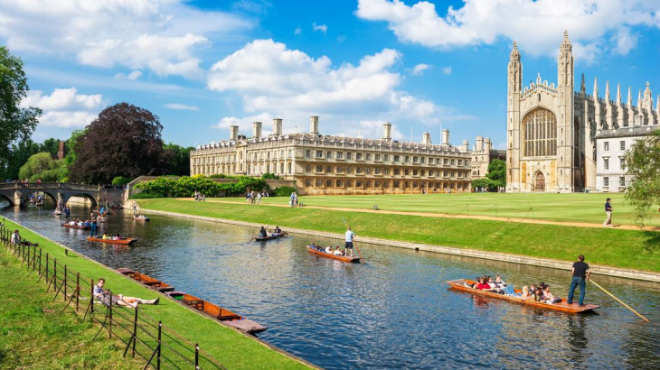 Britaniya universitetləri daha yüksək maaş artımı elan edib