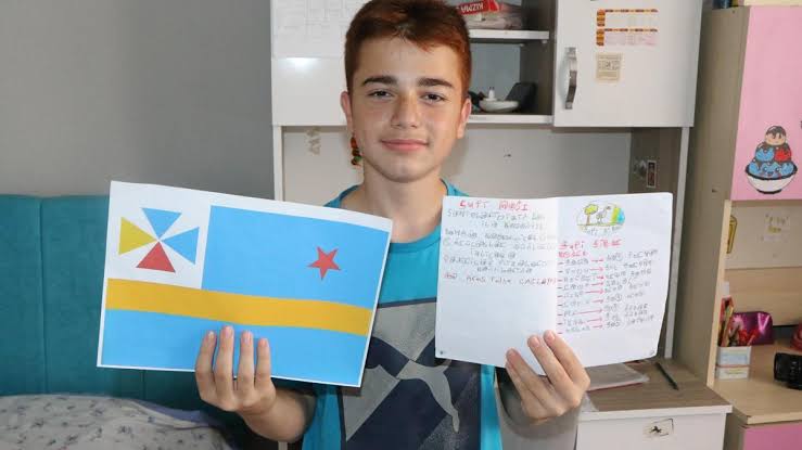 13 yaşlı məktəbli öz dilini yaradıb, xəyali ölkə qurdu