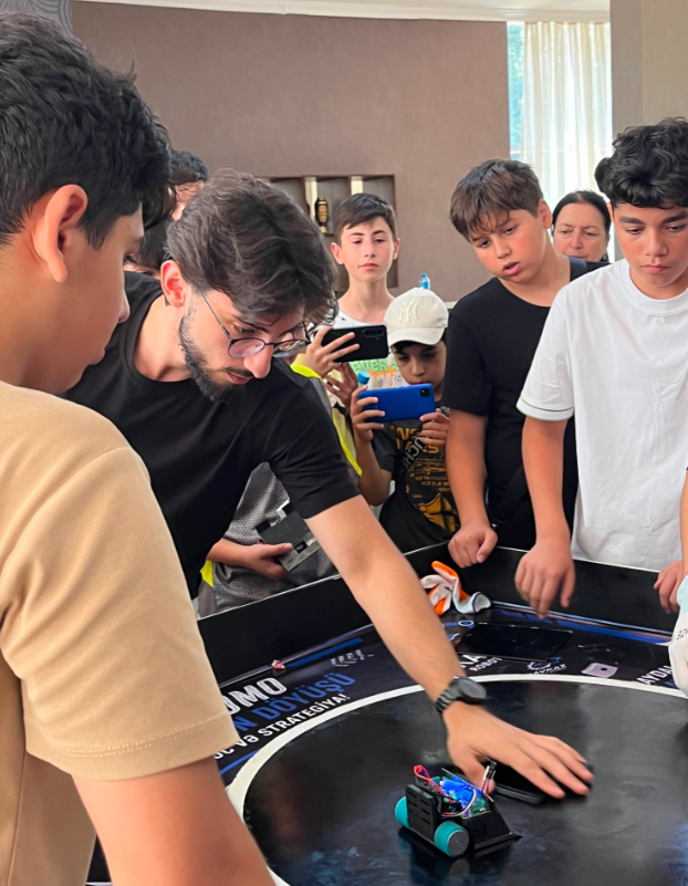 ADNSU tələbəsi regional robototexnika yarışında hakim kimi iştirak edib