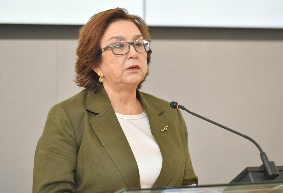    Məleykə Abbaszadə: İxtisas seçimində universitetlərin təqdim etdiyi imkanlara diqqət yetirin