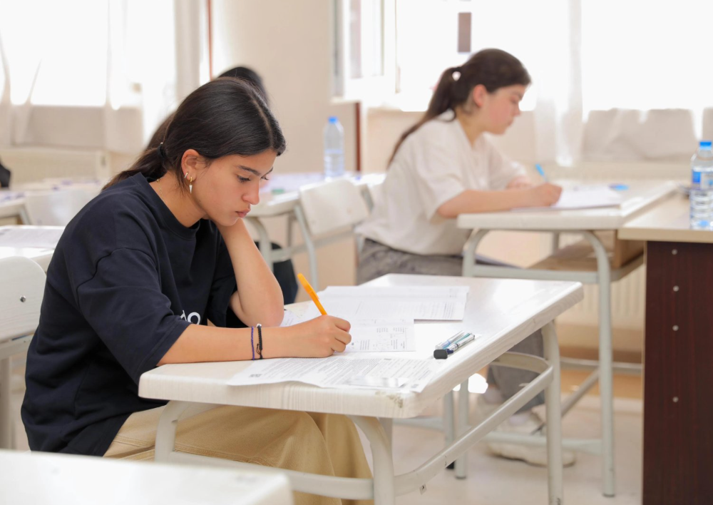 II qrupda abituriyentləri gözləyən plan yerləri - Bəzi ixtisaslarda artım VAR