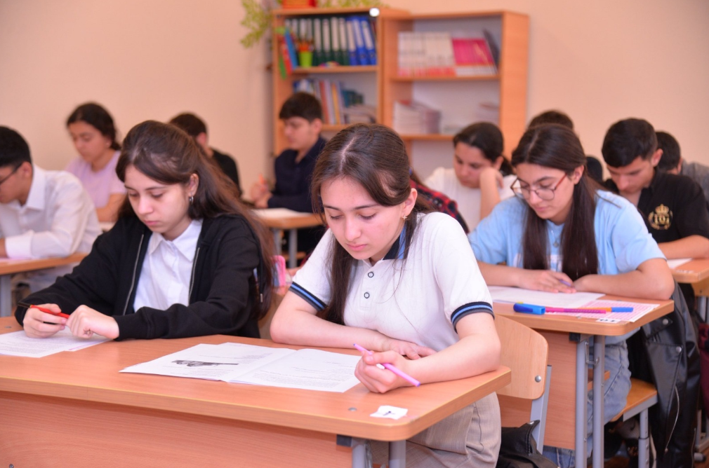 Lisey və gimnaziyalara qəbul üçün müraciət müddəti uzadılıb