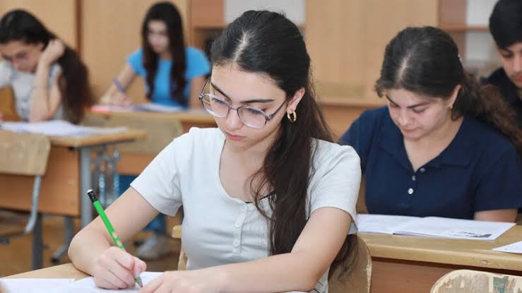     9-cu sinif məzunlarının DİQQƏTİNƏ: Kolleclərə sənəd qəbulu bu tarixdə
