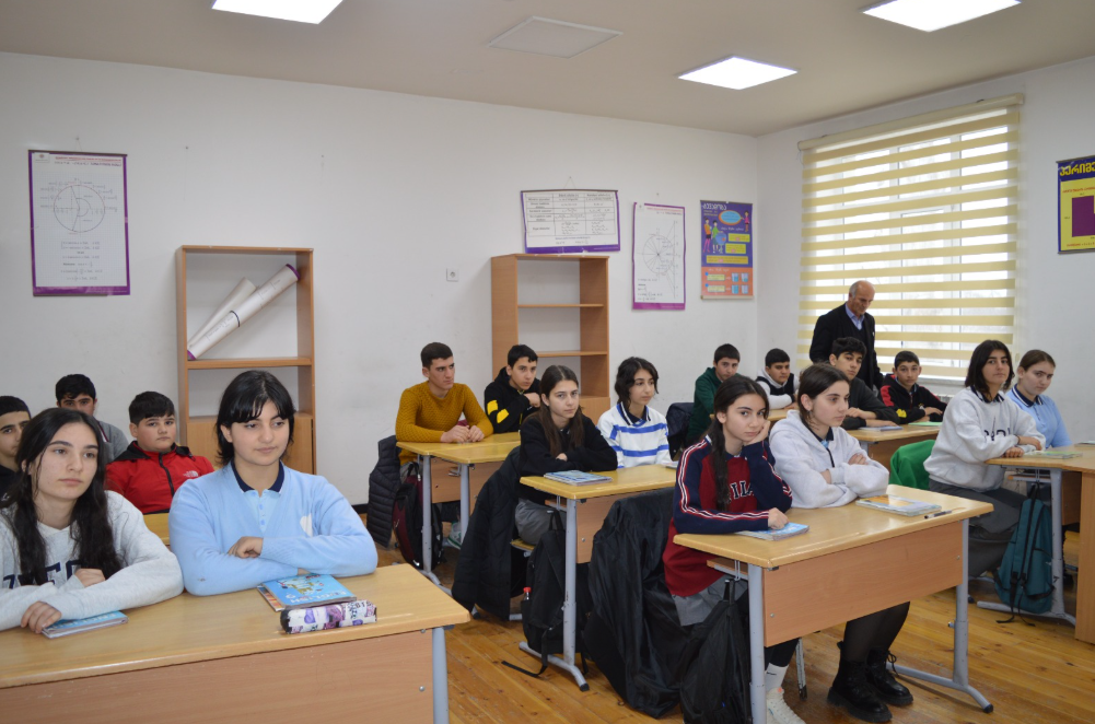 Bu ölkədə hər 15 nəfərdən biri Azərbaycan dilində danışır