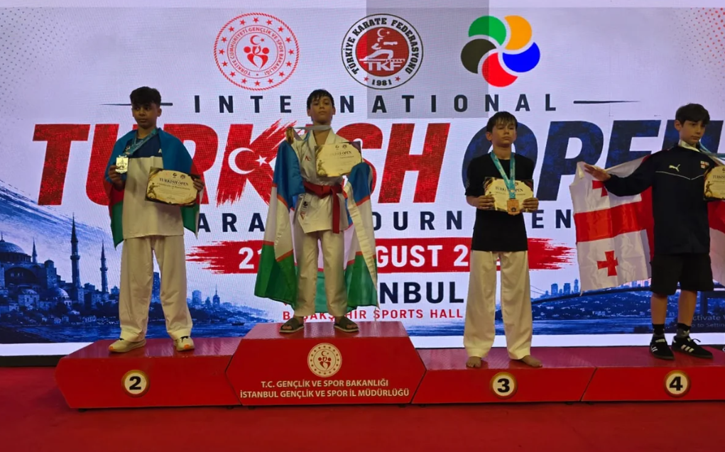 Azərbaycan karateçiləri İstanbulda beynəlxalq turnirdə iki gümüş medal qazanıblar