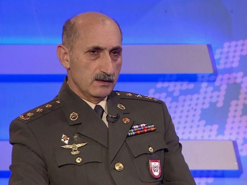     Ekspert: “Məktəblərdə hərbi dərslərin daha erkən keçirilməsinə ehtiyac yoxdur”