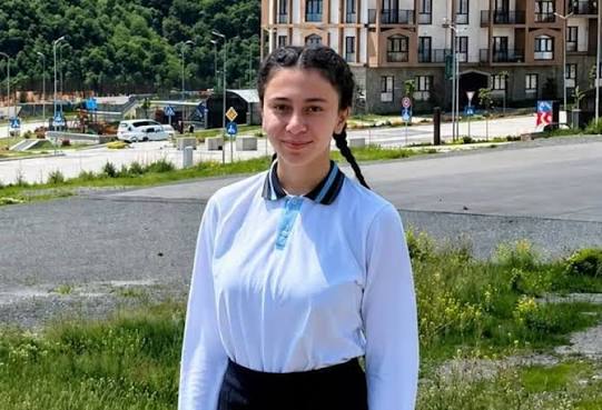     Kəlbəcər məktəbinin yeganə məzunu universitetə QƏBUL OLDU