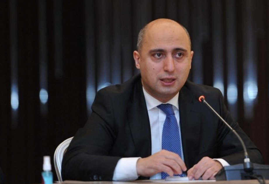 Emin Əmrullayevdən tələbə adını qazanan gənclərə TƏBRİK