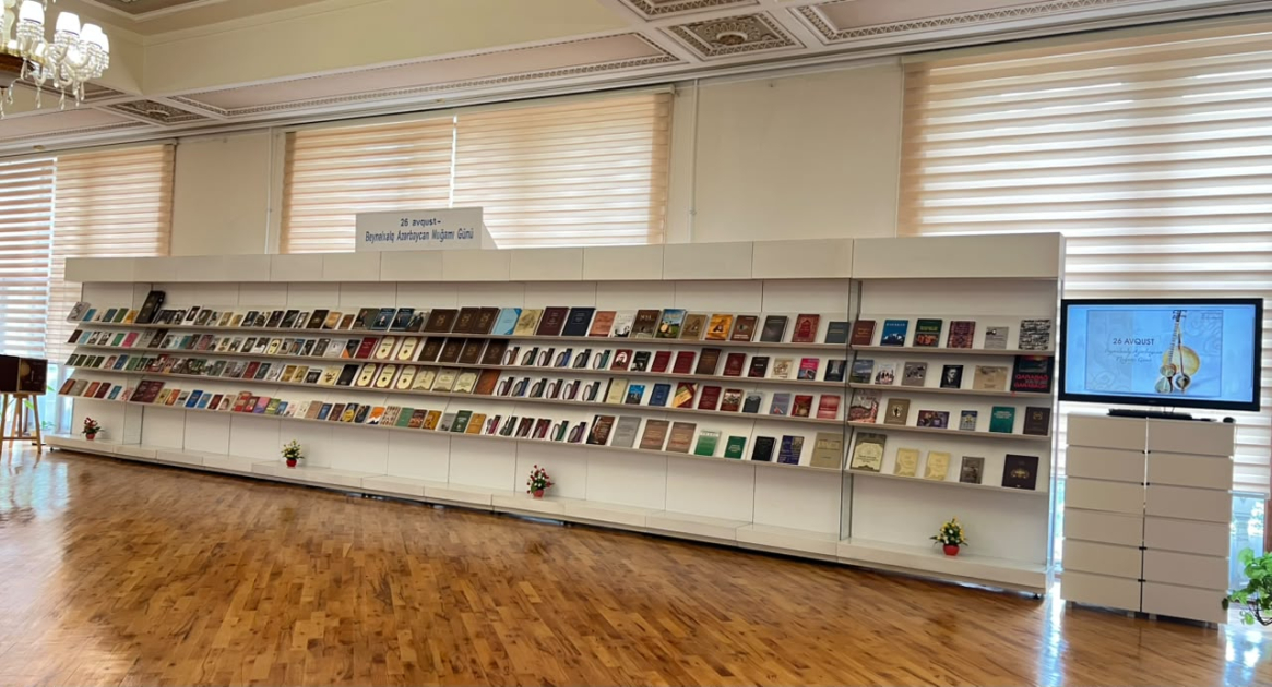 Milli Kitabxanada “Beynəlxalq Azərbaycan Muğamı Günü” adlı sərgi istifadəçilərə təqdim olunub