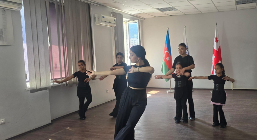 Mədəniyyətlərin qovuşduğu məkan: “Alyans” Gənclər Mərkəzində milli rəqs dərnəyi