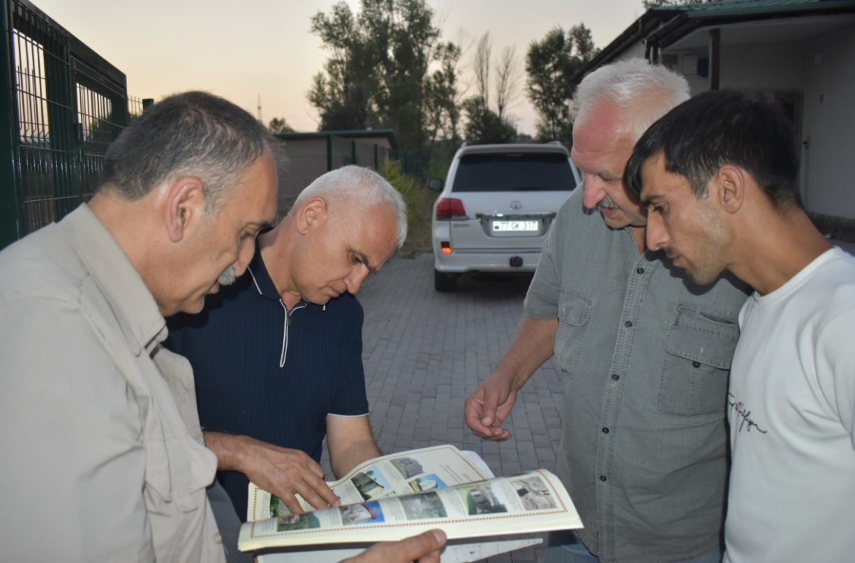 Tarix və arxeologiya departamentinin müəllimi arxeoloji tədqiqatda  