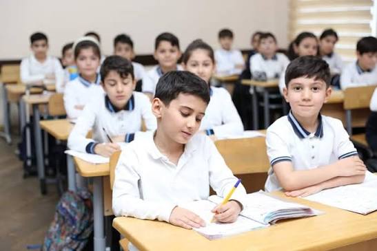     Dünyanın bir çox yerində bu gün ilk dərs günüdür