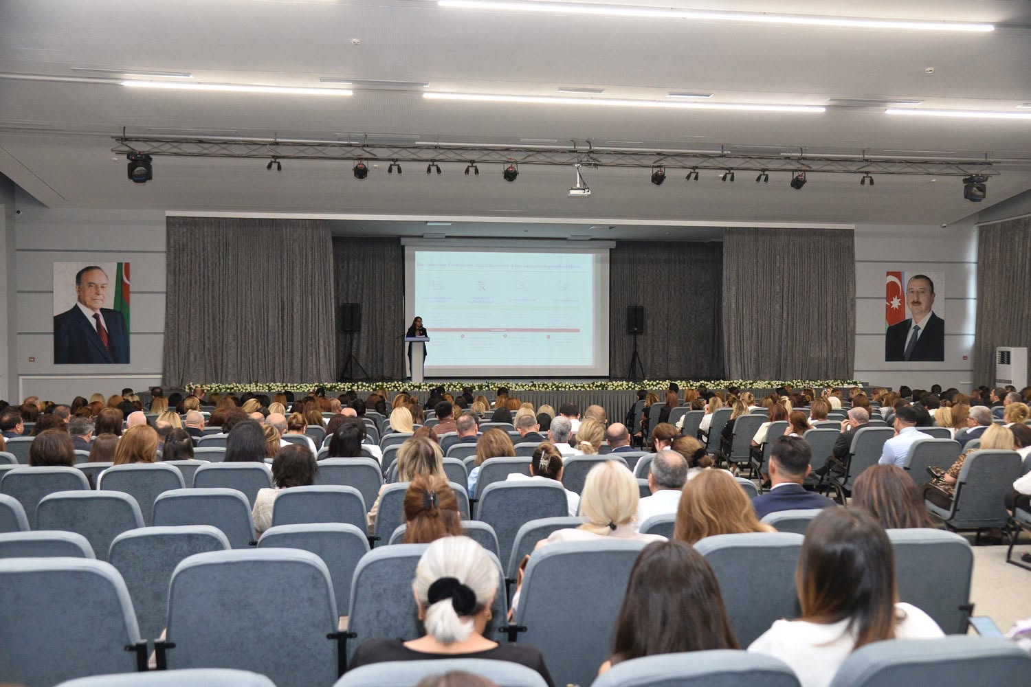 Bakıda təhsil işçilərinin sentyabr konfransına start verildi