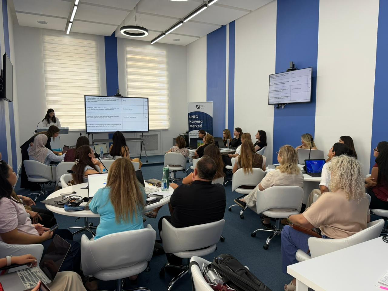 UNEC-də İsrailin süni intellekt üzrə mütəxəssisləri tərəfindən təlimçilərin təliminə start verilib