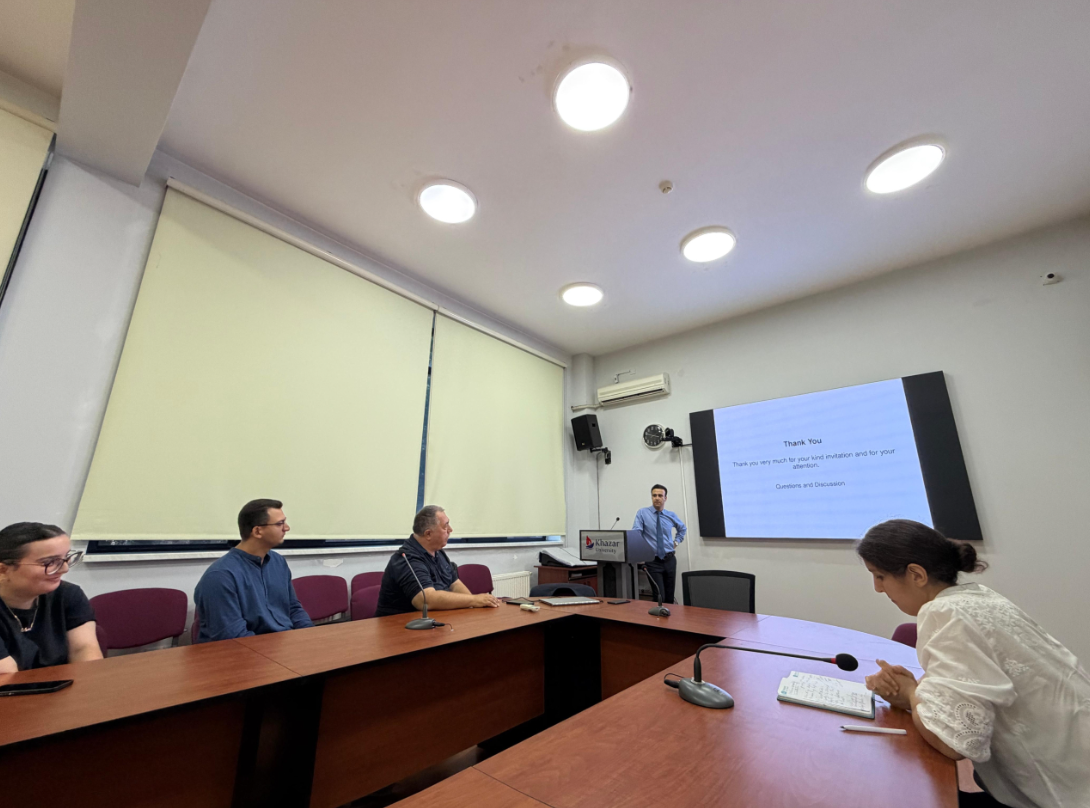 Bilkənd Universitetinin professoru Dr. Yağub Heydərzadə Xəzər Universitetində seminar keçib