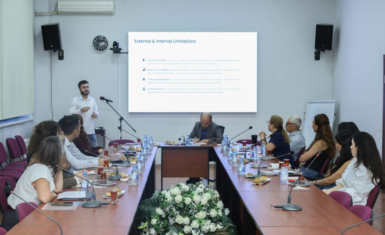 Doktorantların departamentdaxili müdafiəsi və yeni tədris ili ilə bağlı iclas