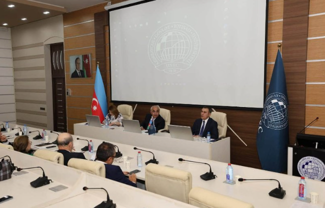 Yeni tədris ilində UNEC Elmi Şurasının ilk iclası keçirilib