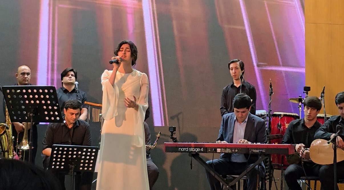 Tacikistanlı sənətçi Azərbaycan mədəniyyətini yaşatmaq istəyir