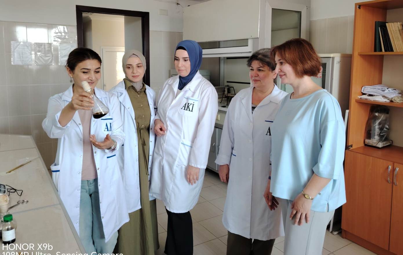 Kimya İnstitutunda Rusiya Elmlər Akademiyası ilə elmi əməkdaşlıq imkanları müzakirə olunub