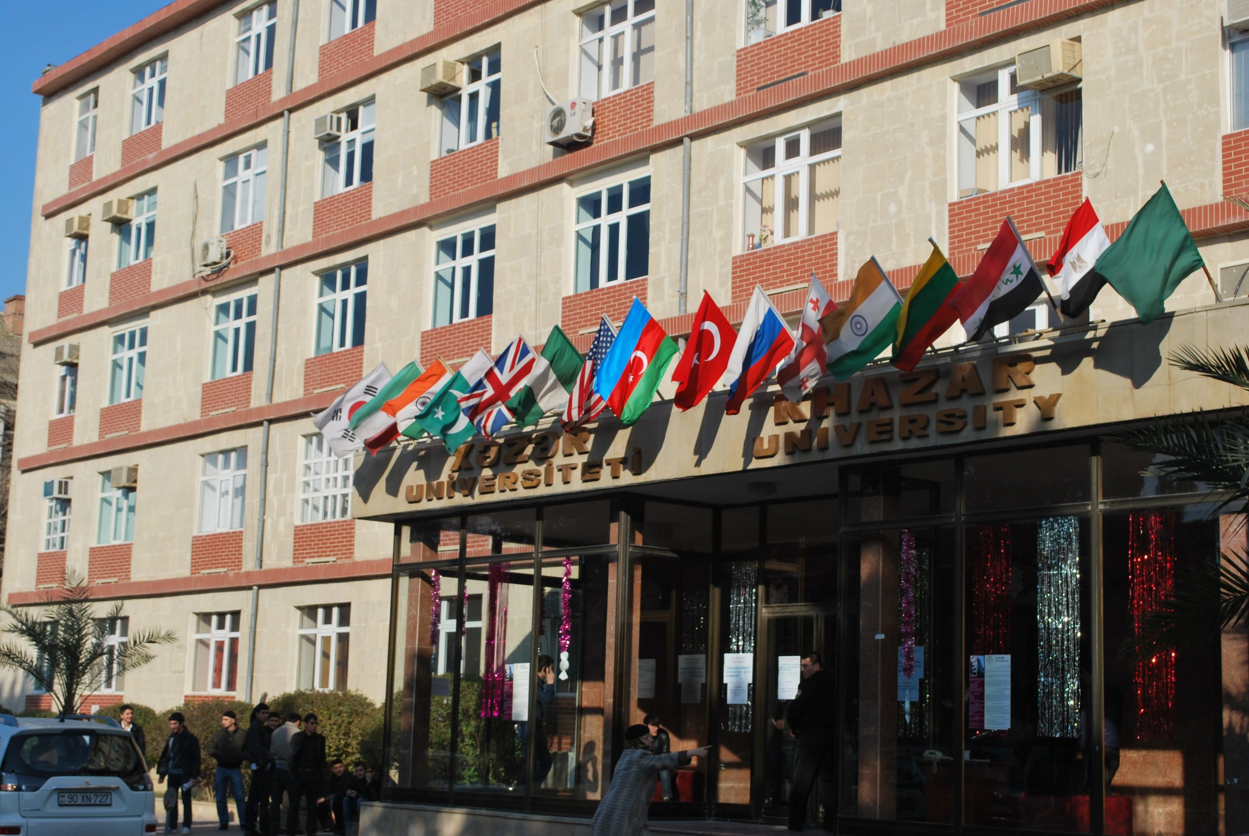 Xəzər Universitetinin tələbələri ADEX 2026-da innovativ layihələri ilə diqqət çəkdi
