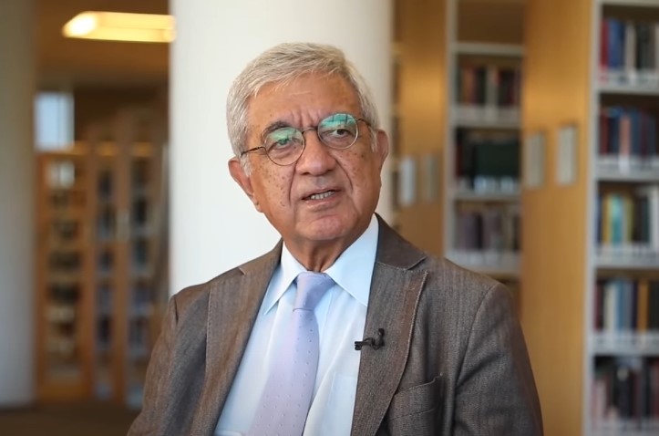 ADA Universitetinin rektoru Hafiz Paşayev təltif edildi