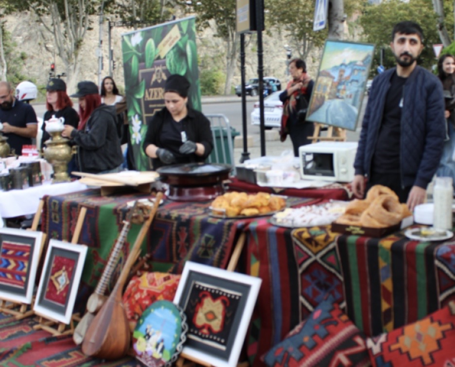 Azərbaycanın zəngin mədəniyyəti Tbilisinin şəhər günündə nümayiş etdirilib