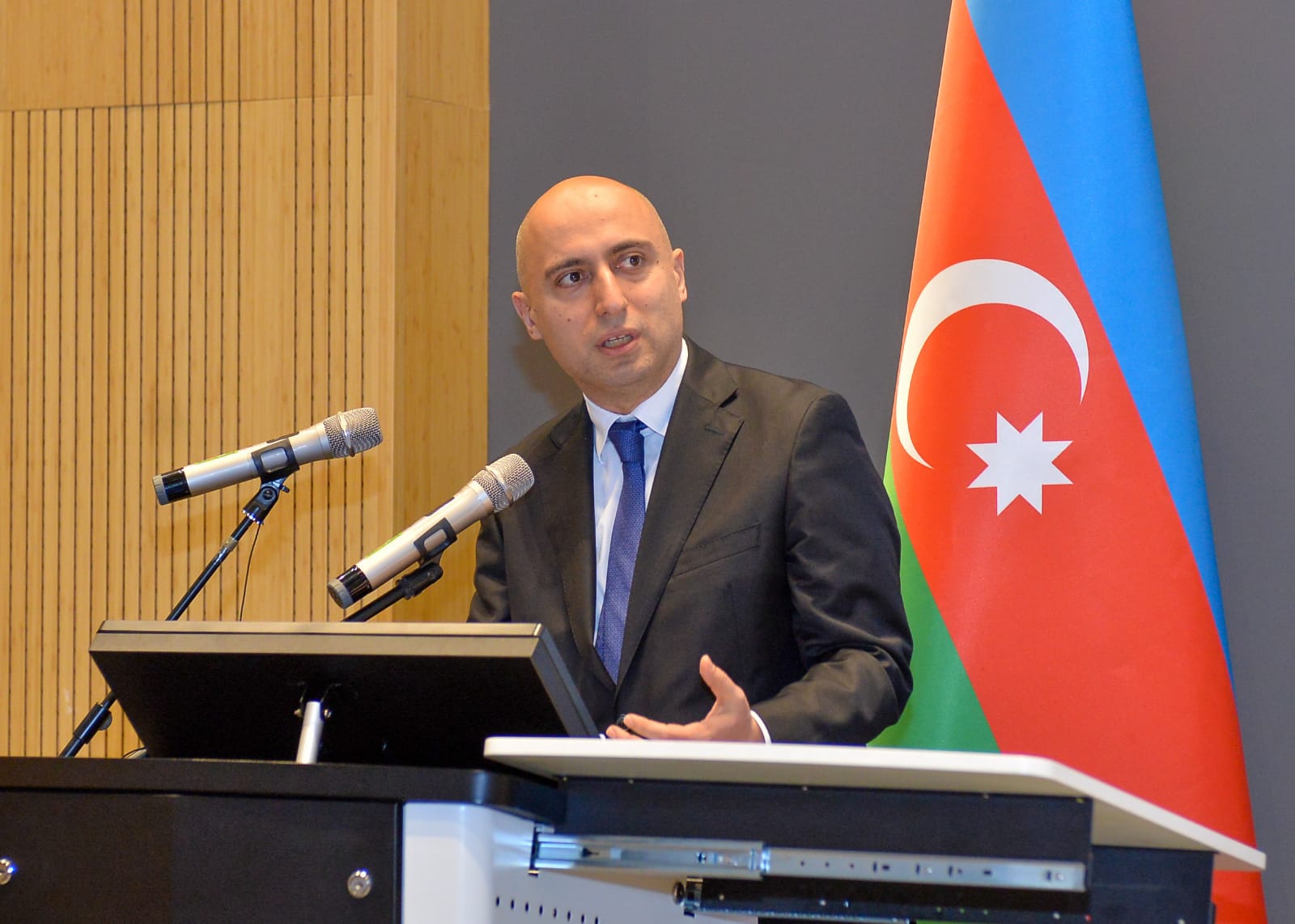 Nazir: Müəllimlik peşəsinin əsas missiyası həm də savadlı və məsuliyyətli nəsillər yetişdirməkdir