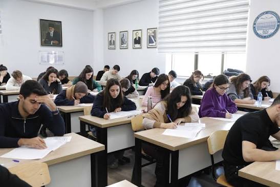 DİM: Universitetlərə ödənişli əsaslarla qəbul olan 1870 tələbə dövlət hesabına təhsil alacaq