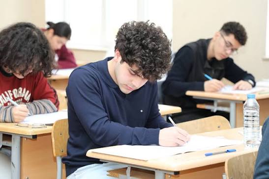 Ödənişli qəbul olunan 1000 dən çox tələbə pulsuz təhsil alacaq