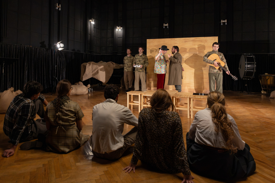     Britaniyalı dramaturq “Xırmanda” tamaşasının premyerasını dəyərləndirdi