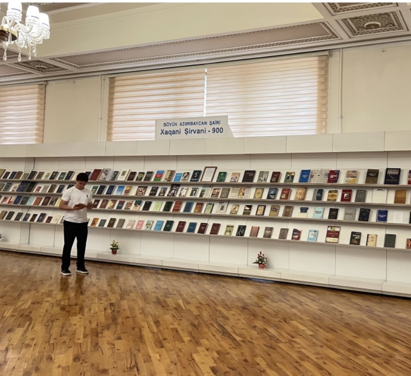 Milli Kitabxanada Xaqani Şirvaninin 900 illiyinə həsr olunmuş kitab sərgisi açılıb