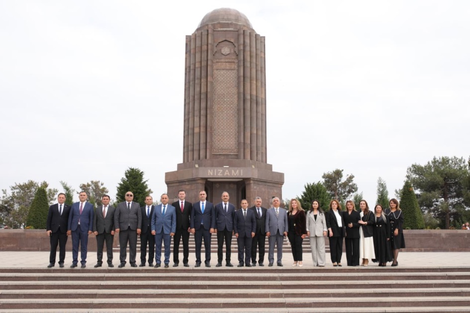 Gəncədə Nizami Gəncəvinin 885 illiyinə həsr olunan forumda mədəni irsin qorunması müzakirə edilib