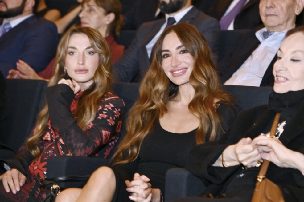 Arzu Əliyeva və Alyona Əliyeva "44" bədii filminin premyerasında iştirak ediblər