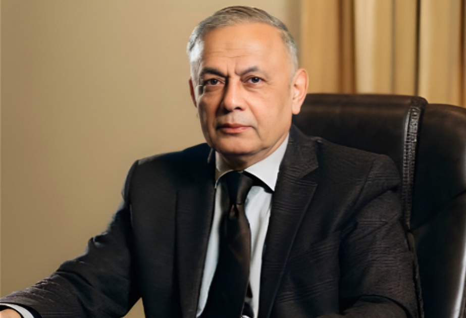Xalq rəssamı: Vahid məktəbli geyimi ətrafındakı təxribatlara uymamalıyıq