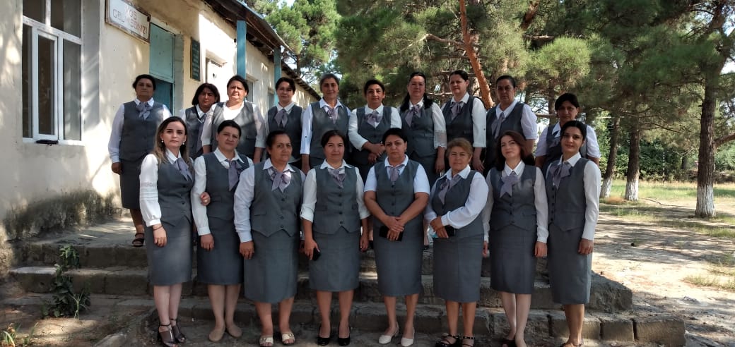 Məktəb şəxsi dəb nümayişi yeri deyil - “Fərq geyimdə deyil, bilikdə olmalıdır”