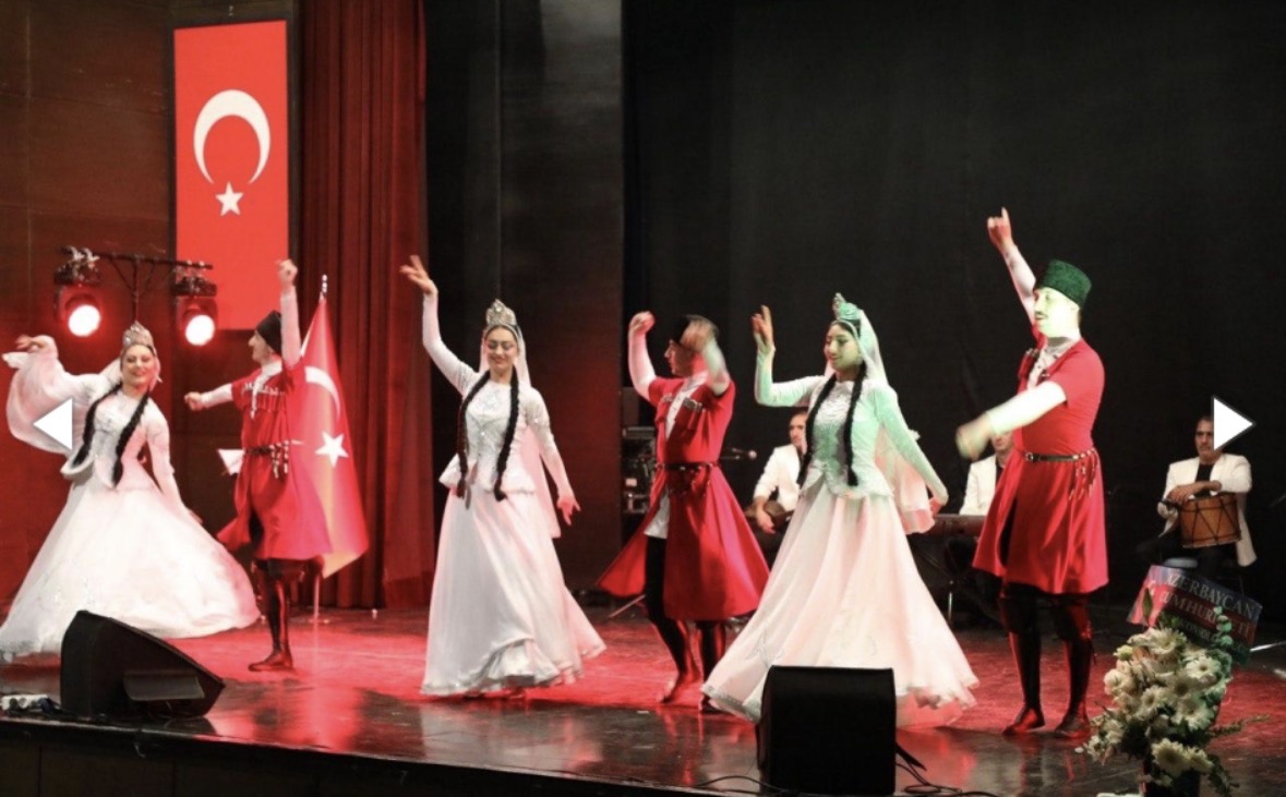 Qarsda “Azərbaycan incəsənət həftəsi”: Konsert və moda nümayişi