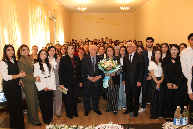 ADPU-nun Şamaxı filialında Xalq şairi Vahid Əzizlə görüş keçirilib.