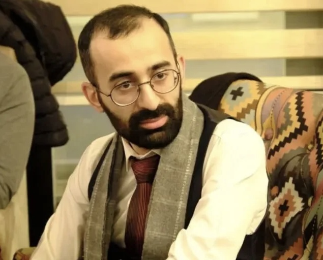 Sosial şəbəkələr yaxın münasibətləri necə dəyişir? – Sosioloqdan açıqlama
