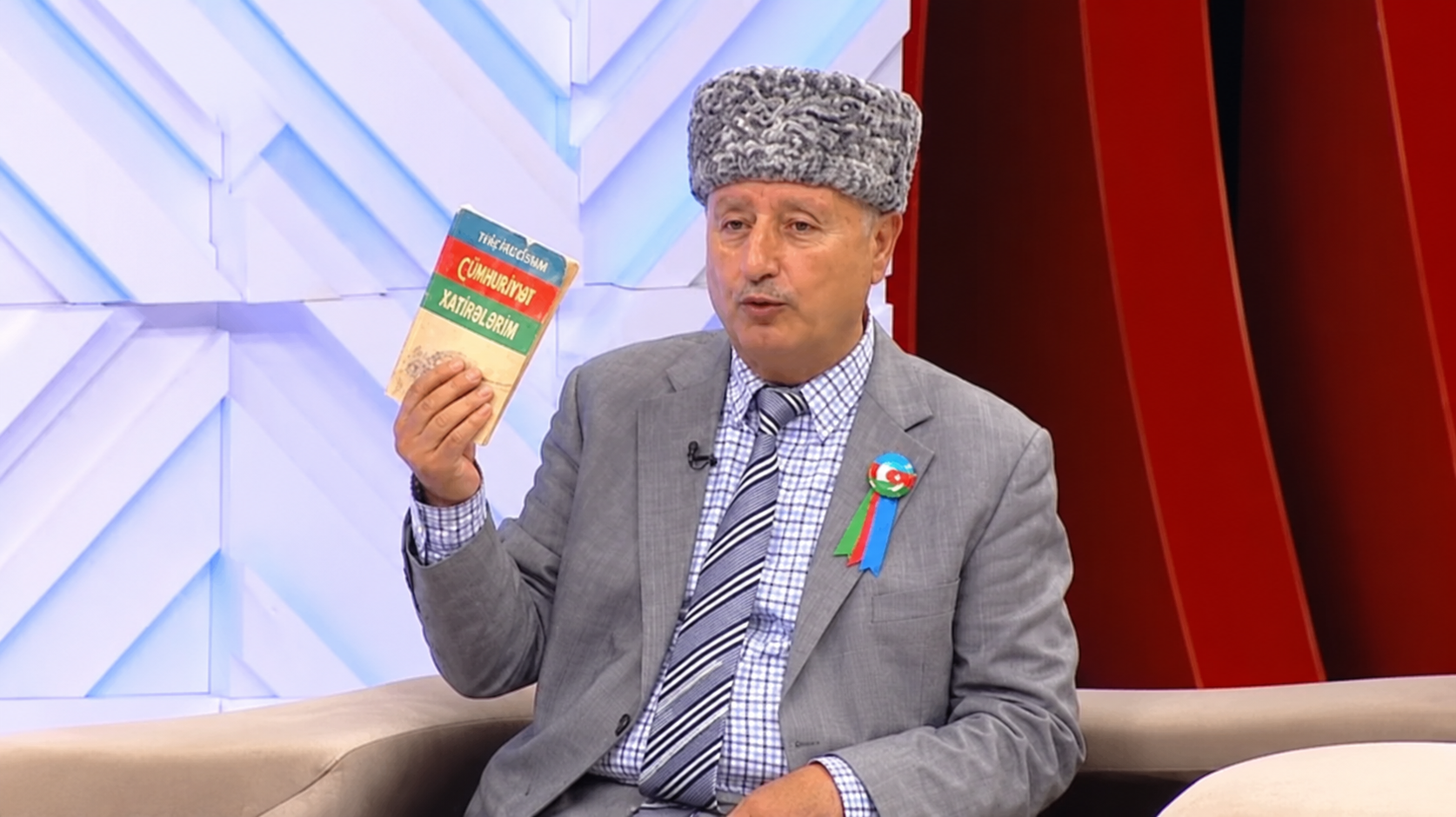 Boran Əziz: “Gənclər arasında Səfəvilərdən qadın siyasətinə qədər müxtəlif tarixi mövzulara maraq var”