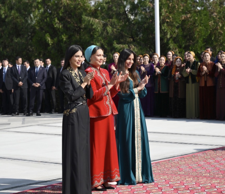 Aşqabadda MAMA “Ana təbiət” beynəlxalq incəsənət sərgisi açılıb