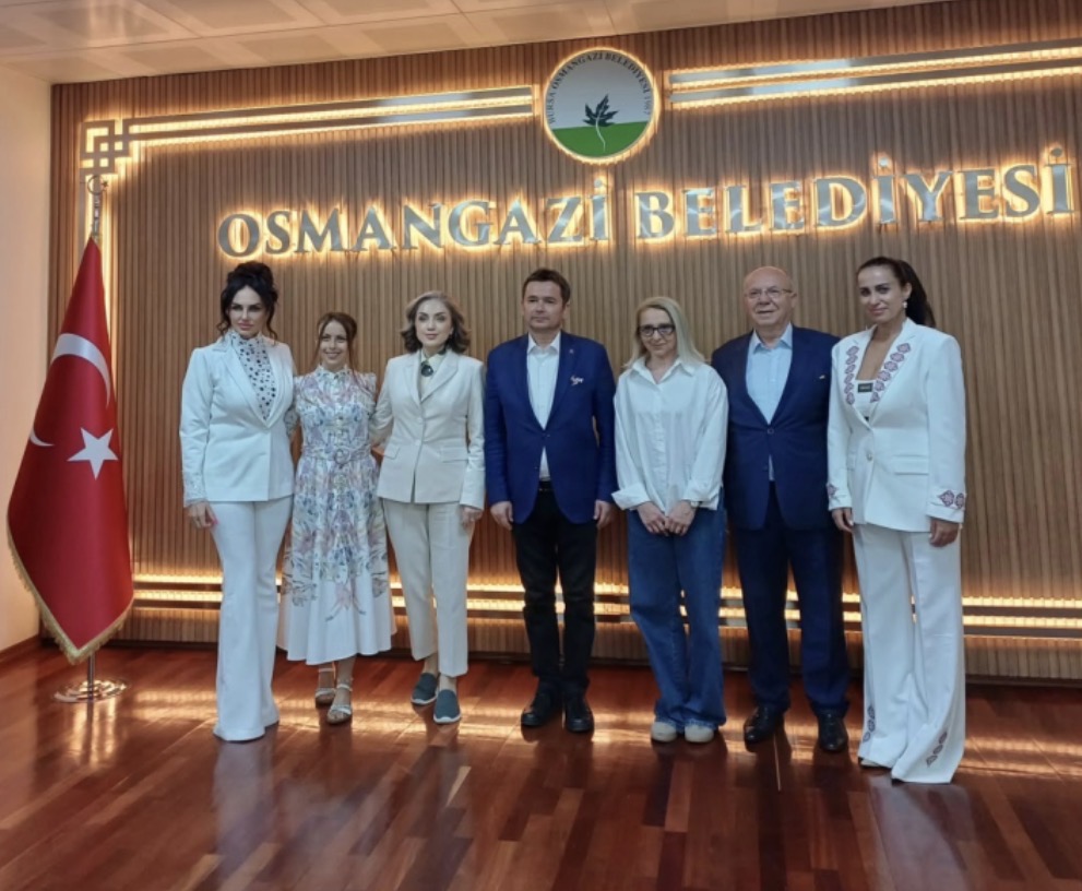 Gülnarə Xəlilovanın milli kolleksiyası “Bursa Fashion Week”də təqdim olunub