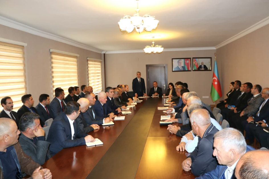 Naxçıvanda Dövlət Proqramının icrası ilə bağlı müşavirə keçirilib